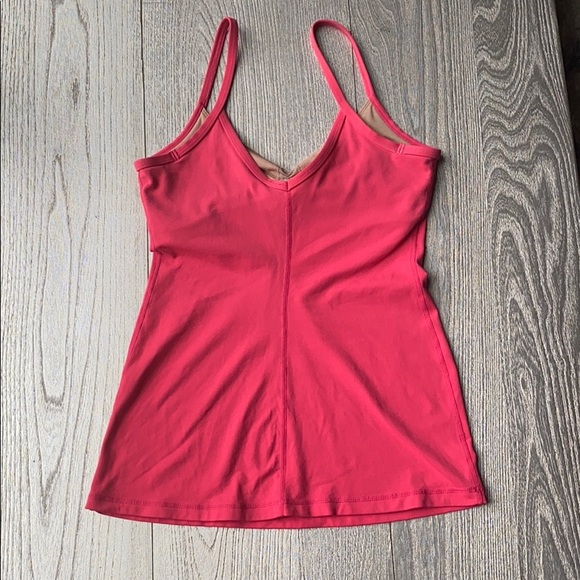 Lululemon workout tank - Picture 3 of 5